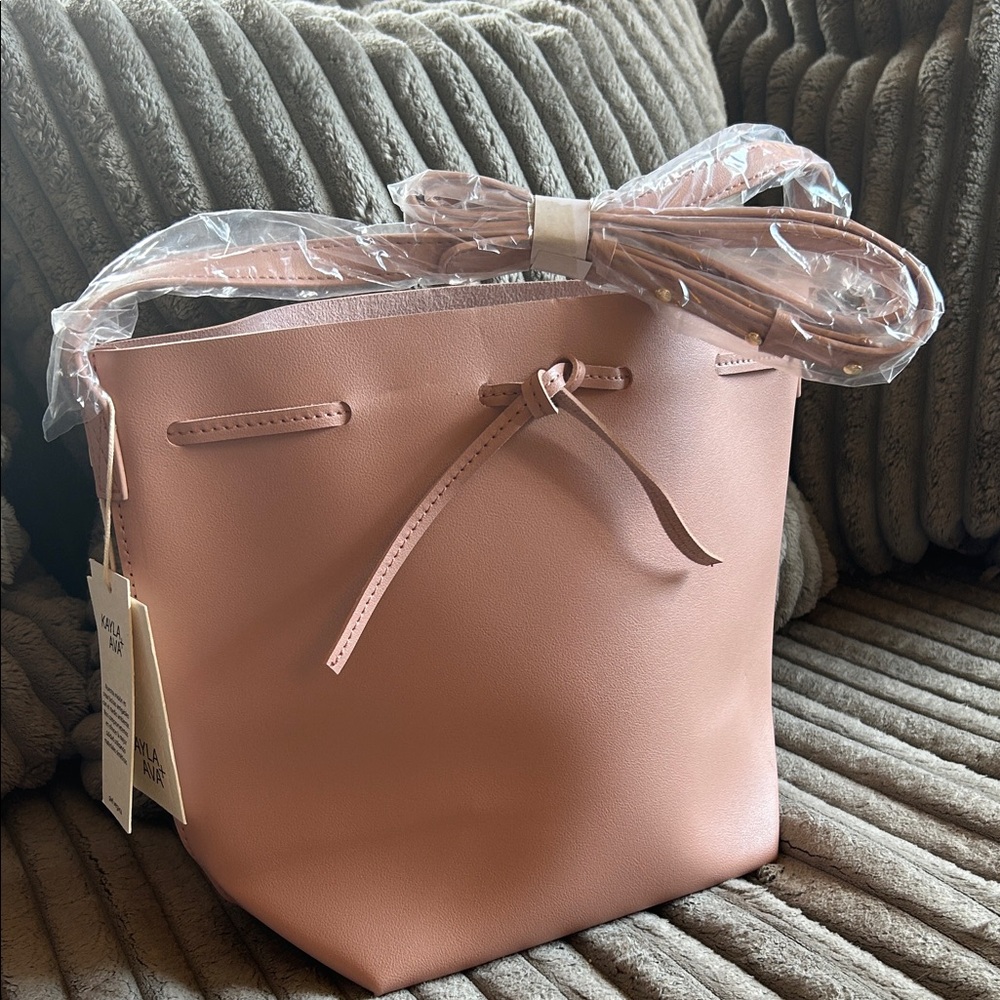 Kayla + Ava Chic Blush Pink Bucket Bag Shoulder Bag Tote Crossbody Vegan Leather